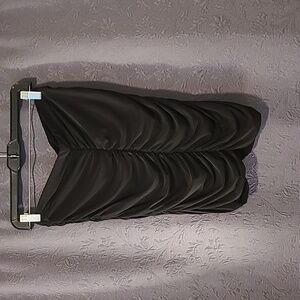 🌸PrettyLittleThing Black Rouched Bodycon Skirt, US10